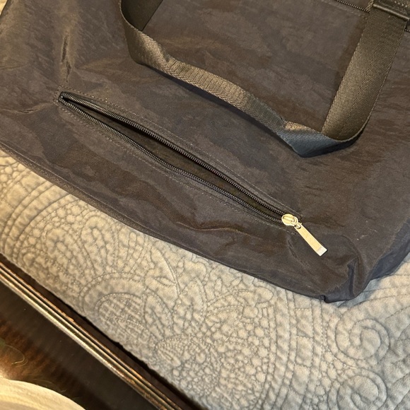 Chic Black Women's Tote Bag - Picture 5 of 8